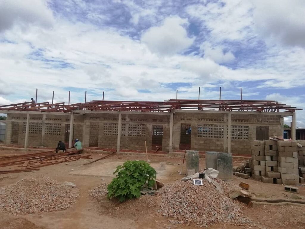 Construction Ecole Camp Inke